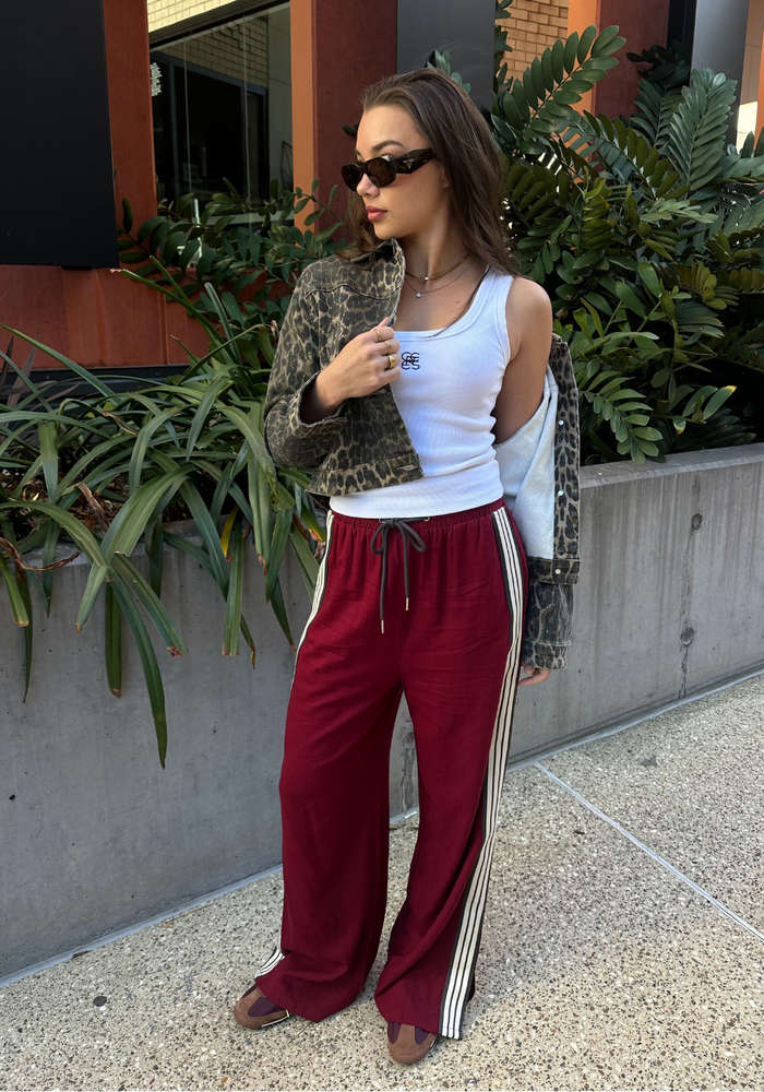 Load image into Gallery viewer, IVY RELAXED LINEN PANT - BURGUNDY