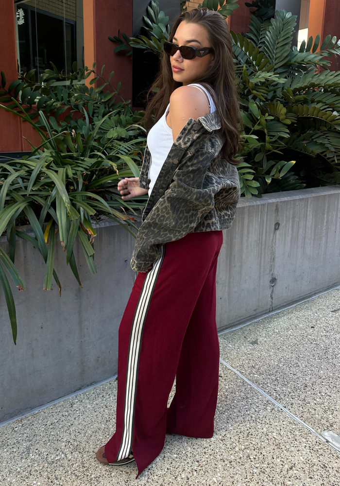Load image into Gallery viewer, IVY RELAXED LINEN PANT - BURGUNDY