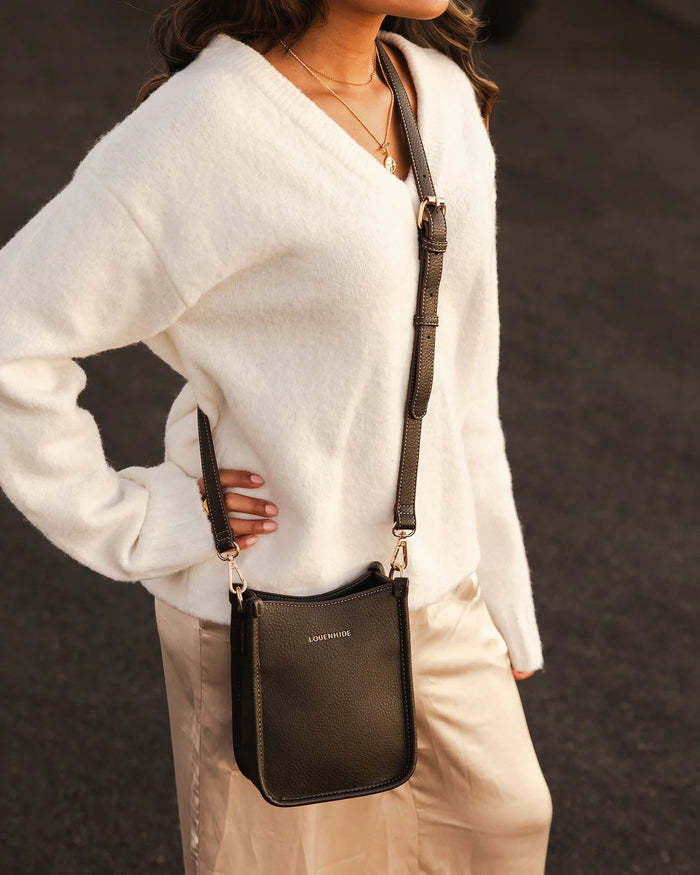 Load image into Gallery viewer, LOUENHIDE PARKER PHONE CROSSBODY BAG - CHOCOLATE