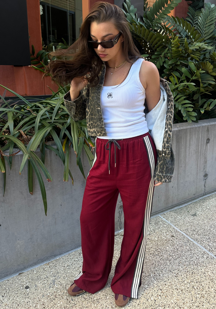 Load image into Gallery viewer, IVY RELAXED LINEN PANT - BURGUNDY