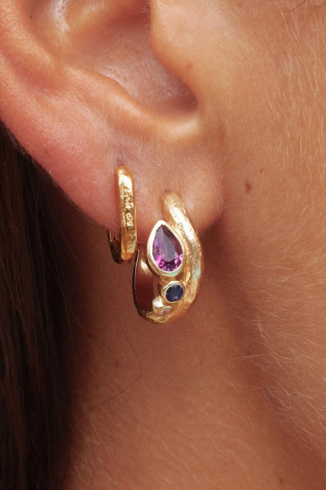 Load image into Gallery viewer, TONI MAY SORRENTO HOOPS - GOLD