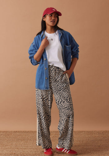 CERES LIFE STEVIE SLOUCHY SPLIT HEM TEE - WHITE/CHOC MONOGRAM