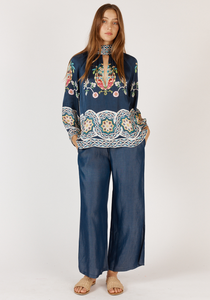 Load image into Gallery viewer, RUBYYAYA GARCIA SHIRT - NAVY
