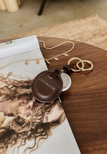 LOUENHIDE OPAL AIRTAG CASE - CHOCOLATE