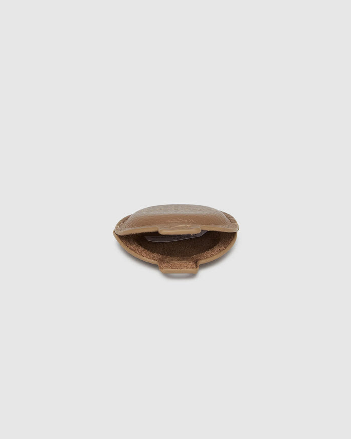 Load image into Gallery viewer, LOUENHIDE OPAL AIRTAG CASE - MOCHA