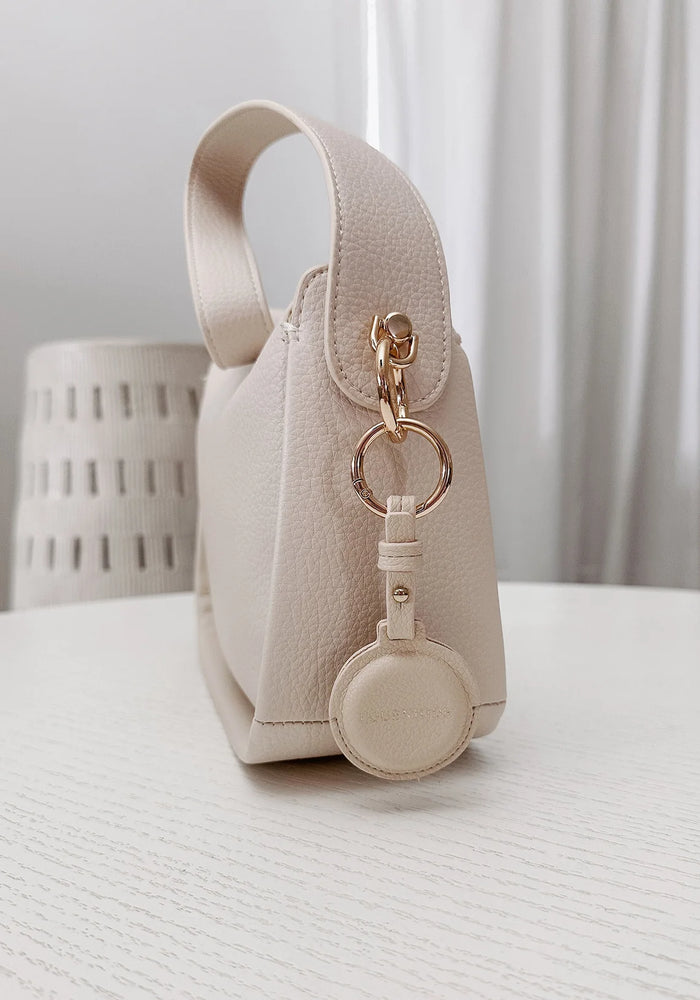 LOUENHIDE OPAL AIRTAG CASE - VANILLA