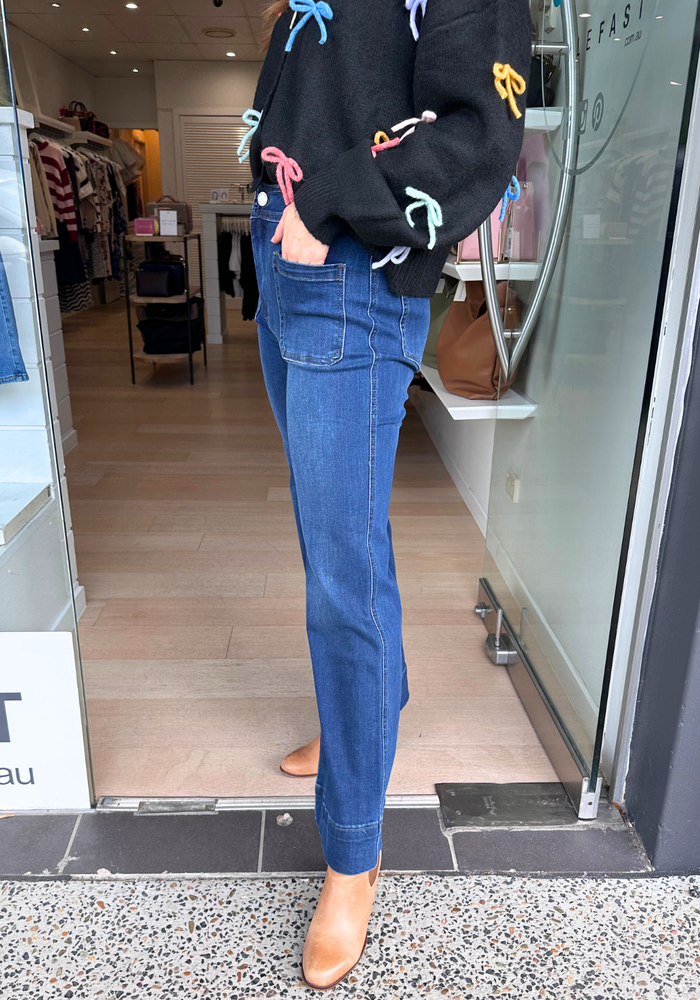 Load image into Gallery viewer, KENNY STRAIGHT LEG JEAN - MEDIUM WASH