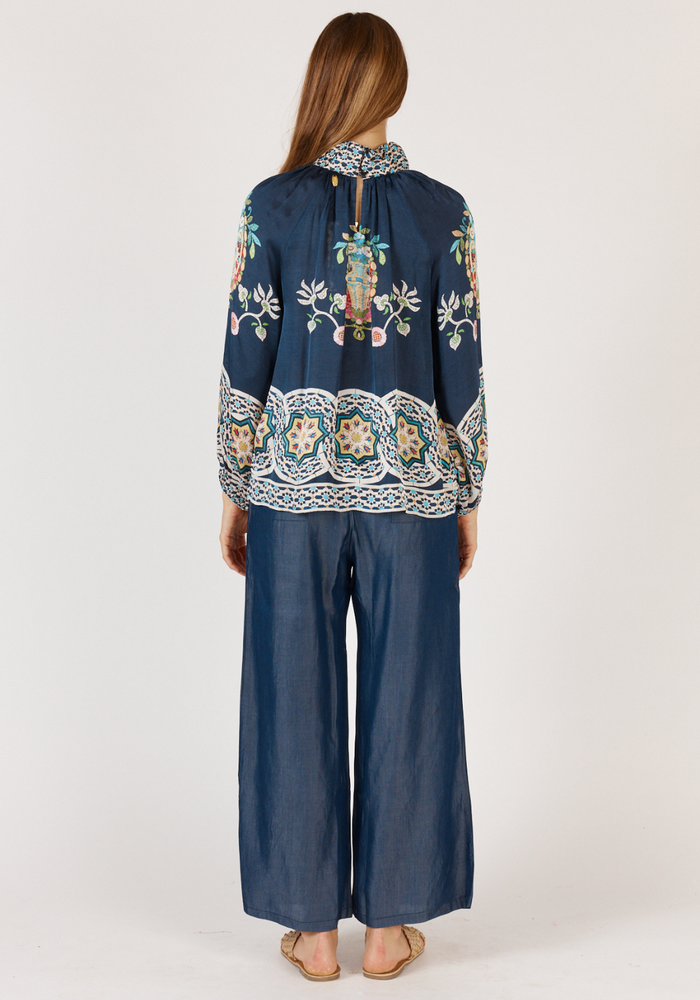 Load image into Gallery viewer, RUBYYAYA GARCIA SHIRT - NAVY