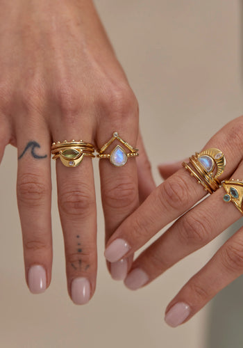 TONI MAY AMIE GOLD STACKER - MOONSTONE