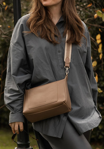 LOUENHIDE HAVANNA CROSSBODY BAG - MOCHA