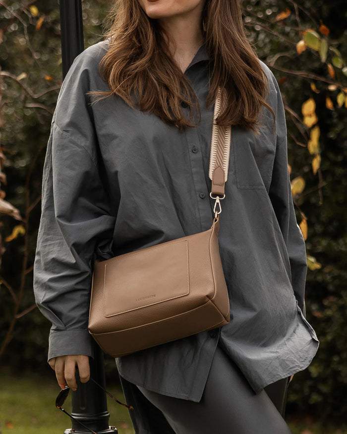 Load image into Gallery viewer, LOUENHIDE HAVANNA CROSSBODY BAG - MOCHA