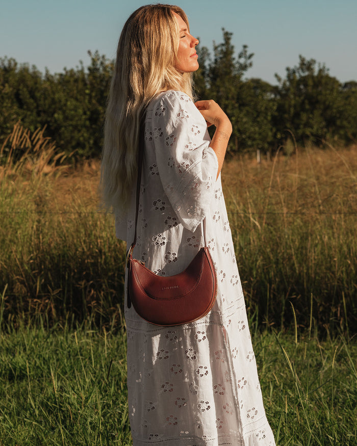 Load image into Gallery viewer, LOUENHIDE LANE CROSSBODY BAG - BURGUNDY