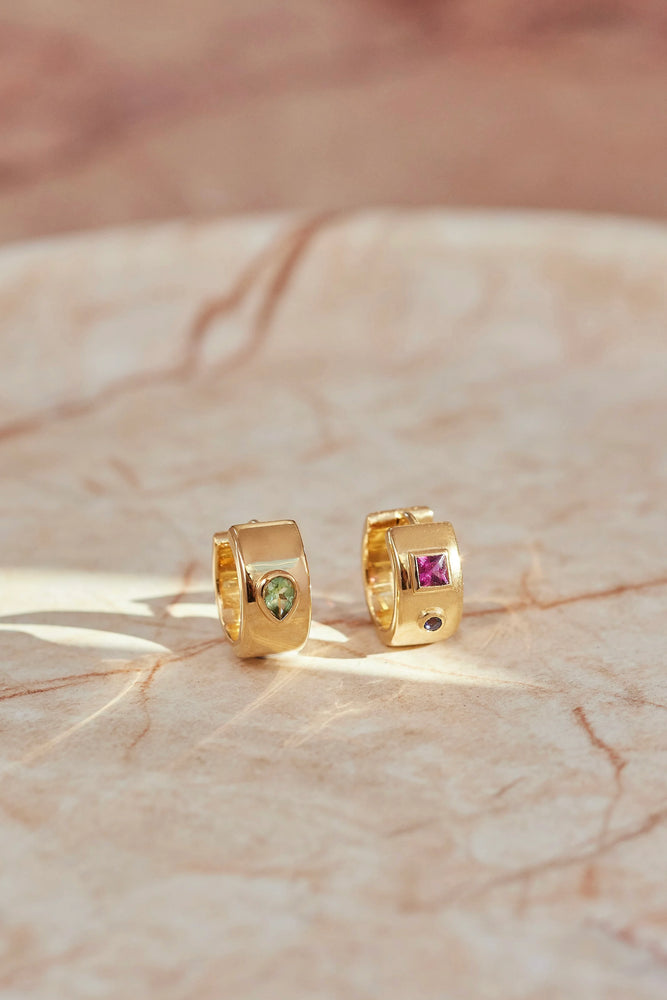 Load image into Gallery viewer, TONI MAY PALOMA HUGGIES - GOLD