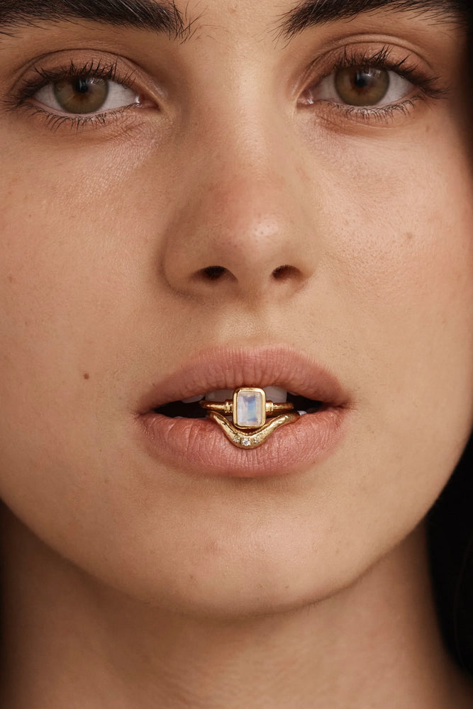 Load image into Gallery viewer, TONI MAY ROMY STACKER RING - MOONSTONE/GOLD