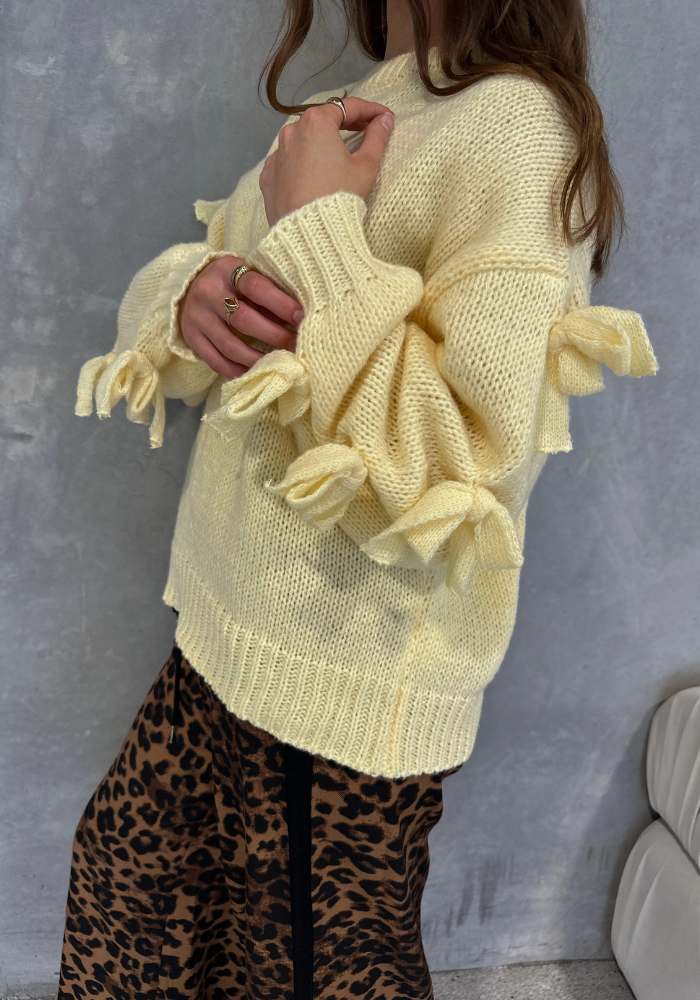 Load image into Gallery viewer, GRETA BOW SLEEVE KNIT - LEMON