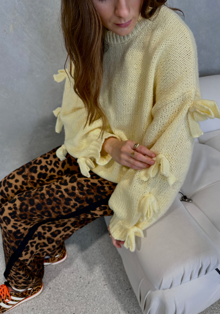 Load image into Gallery viewer, GRETA BOW SLEEVE KNIT - LEMON