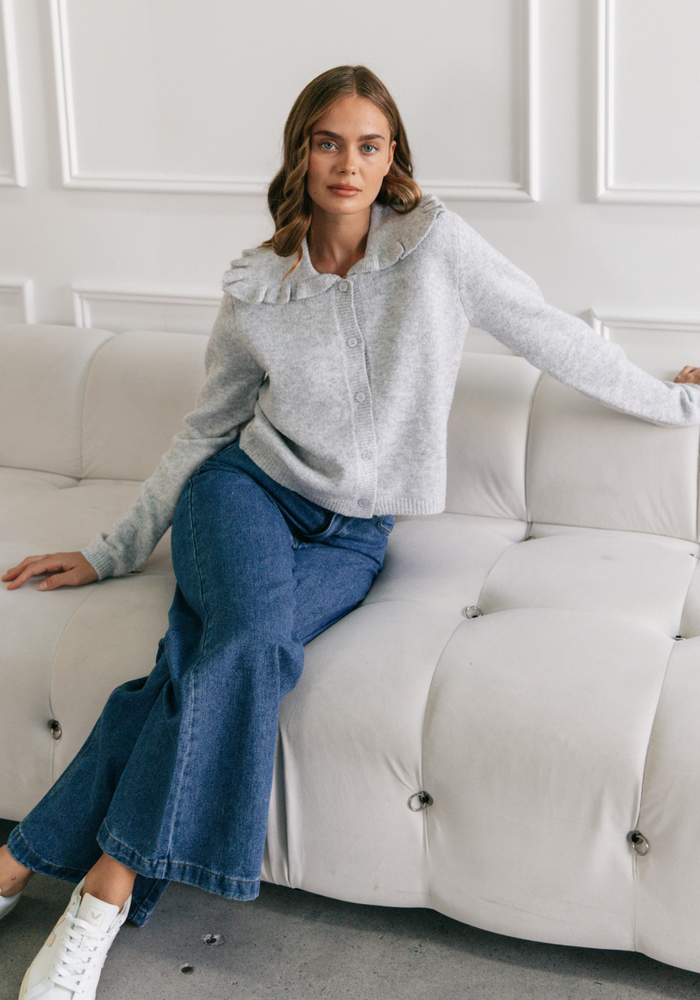 Load image into Gallery viewer, DINA FRILL COLLAR KNIT - GREY