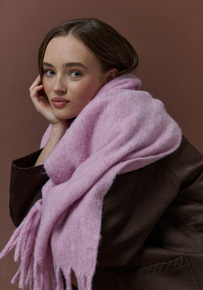 Load image into Gallery viewer, BETTY WOOL PLAIN FLUFFY SCARF - PINK