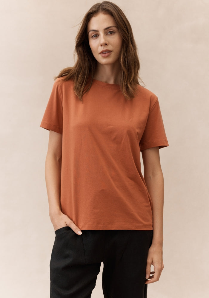 Load image into Gallery viewer, LINDY ESSENTIAL TEE - RUST