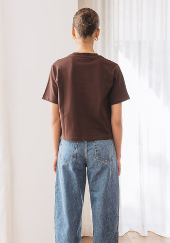 FEATHER + NOISE SIGNATURE TEE - CHOCOLATE