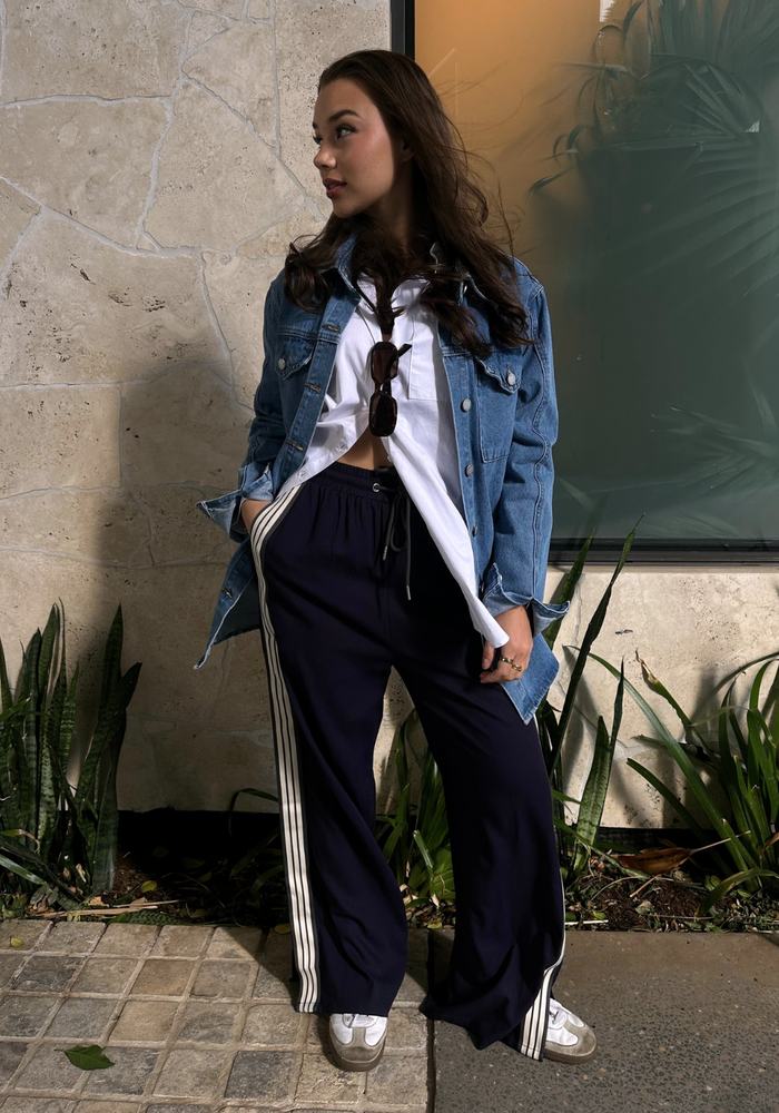 Load image into Gallery viewer, IVY RELAXED LINEN PANT - NAVY