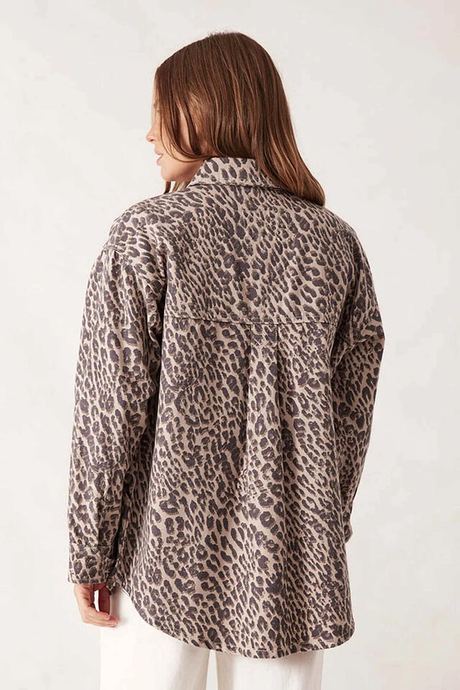 Load image into Gallery viewer, CERES LIFE BOBBI SIDE POCKET DENIM SHACKET - LEOPARD