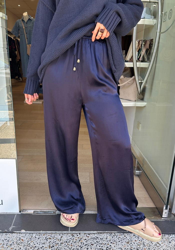 Load image into Gallery viewer, ZURI RELAXED PANTS - NAVY