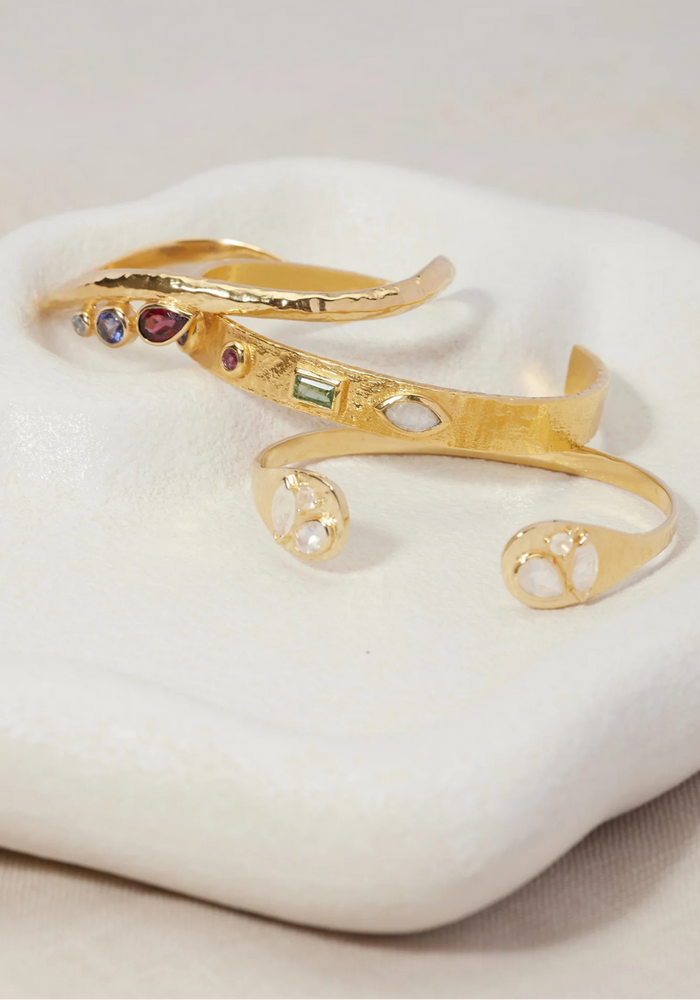 Load image into Gallery viewer, TONI MAY ALESSIA MOONSTONE CUFF - GOLD