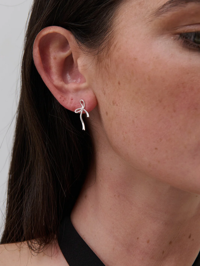 Load image into Gallery viewer, MAISON BOW STERLING SILVER EARRINGS - SILVER