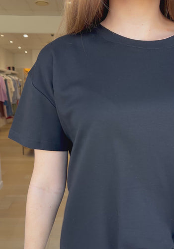 JESSIE EASY TUCK TEE - BLACK