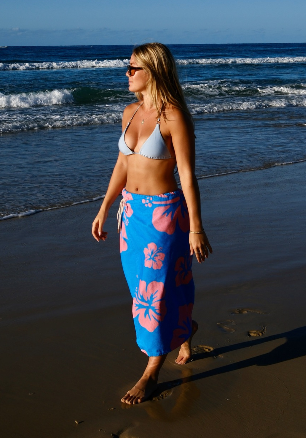 SASSY SURF OCEAN BLOOM BEACH TOWEL SKIRT - BLUE/PINK