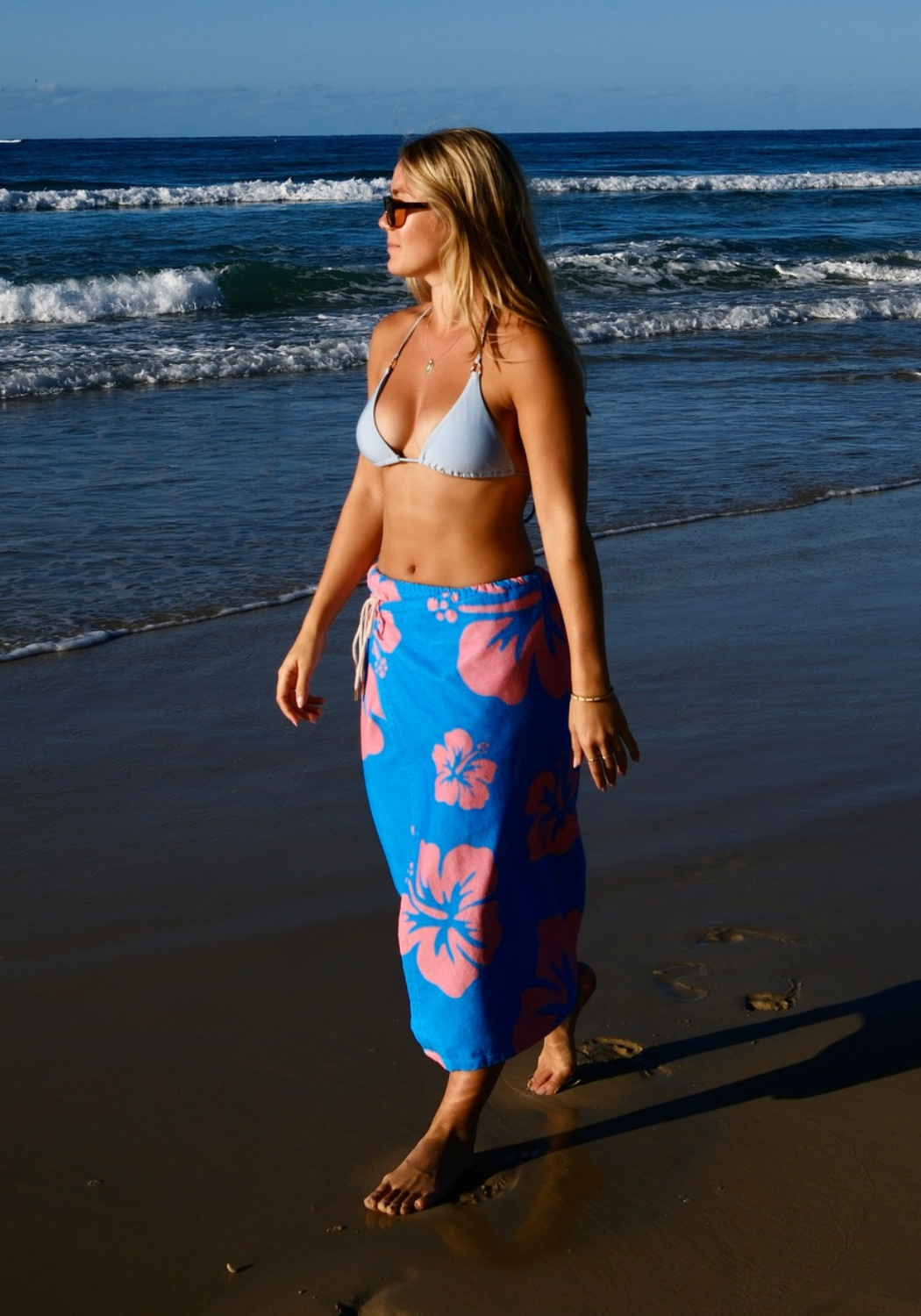SASSY SURF OCEAN BLOOM BEACH TOWEL SKIRT - BLUE/PINK