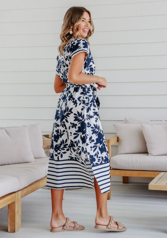 Load image into Gallery viewer, BELKIS A LINE MAXI DRESS - NAVY FLORAL