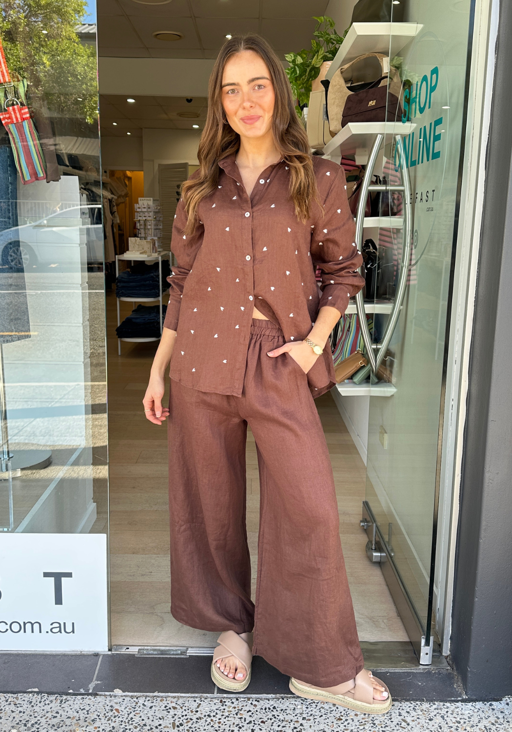 FRIDA HEART LINEN SHIRT - CHOCOLATE