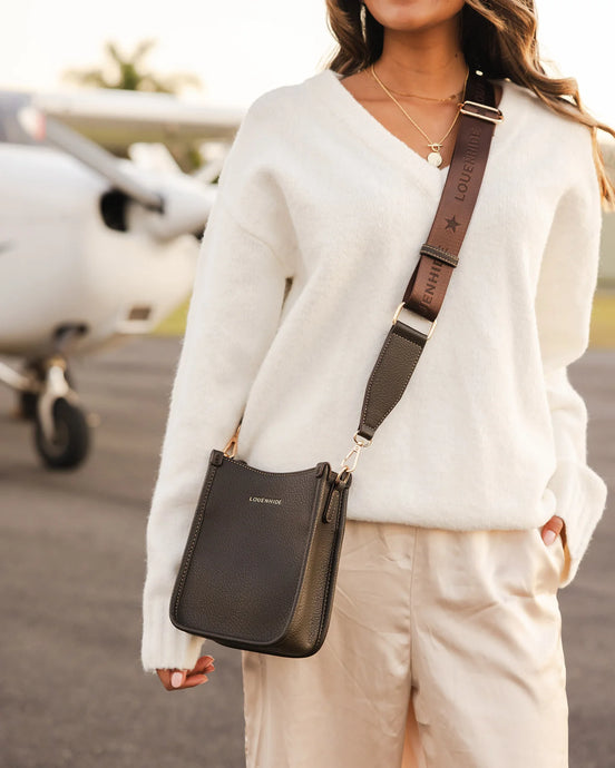 LOUENHIDE PARKER PHONE CROSSBODY BAG - CHOCOLATE