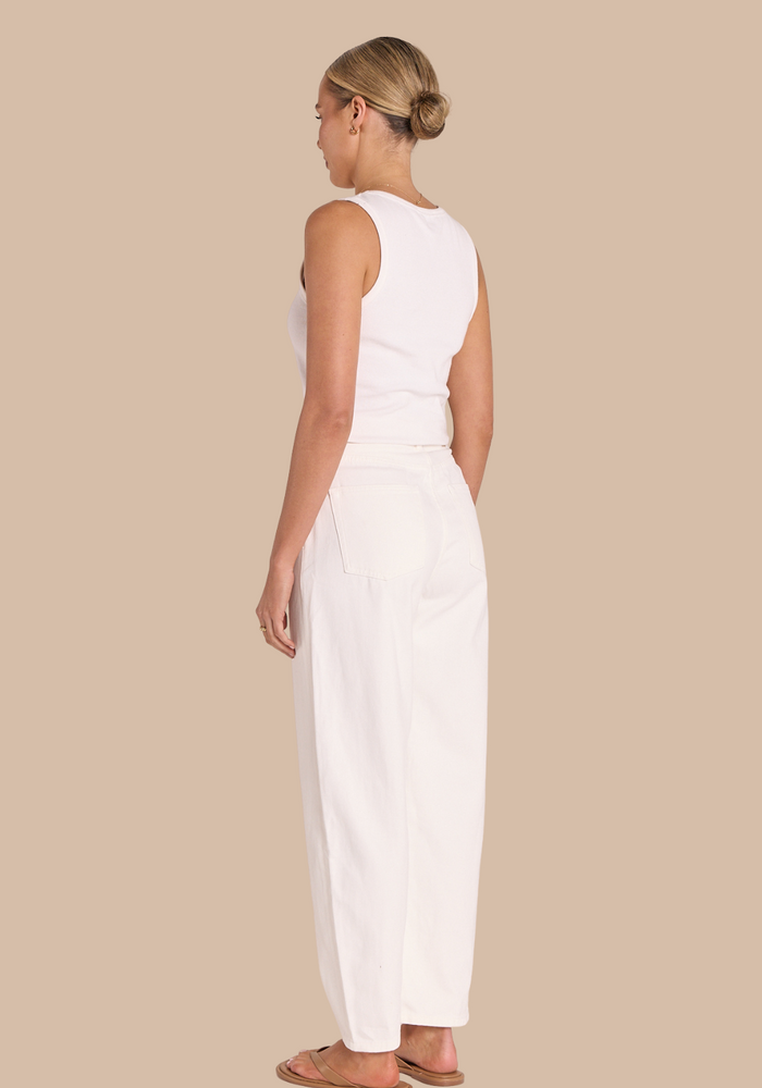 Load image into Gallery viewer, FEATHER + NOISE LOLA FULL LENGTH BARREL JEAN - WHITE