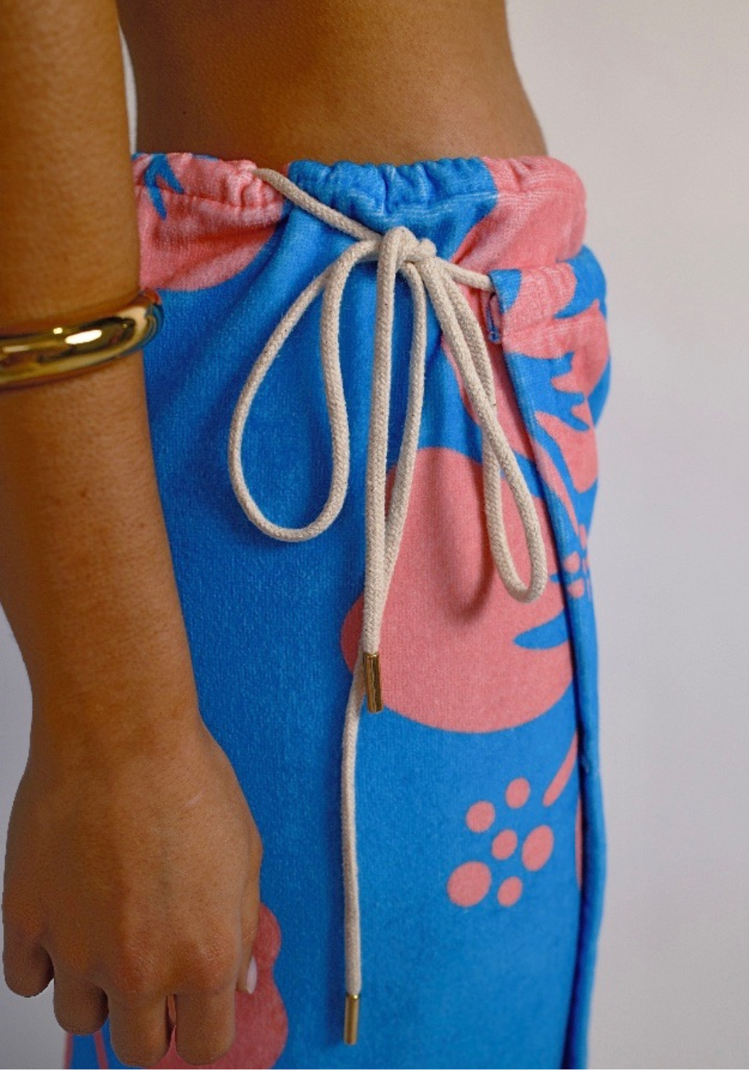 SASSY SURF OCEAN BLOOM BEACH TOWEL SKIRT - BLUE/PINK
