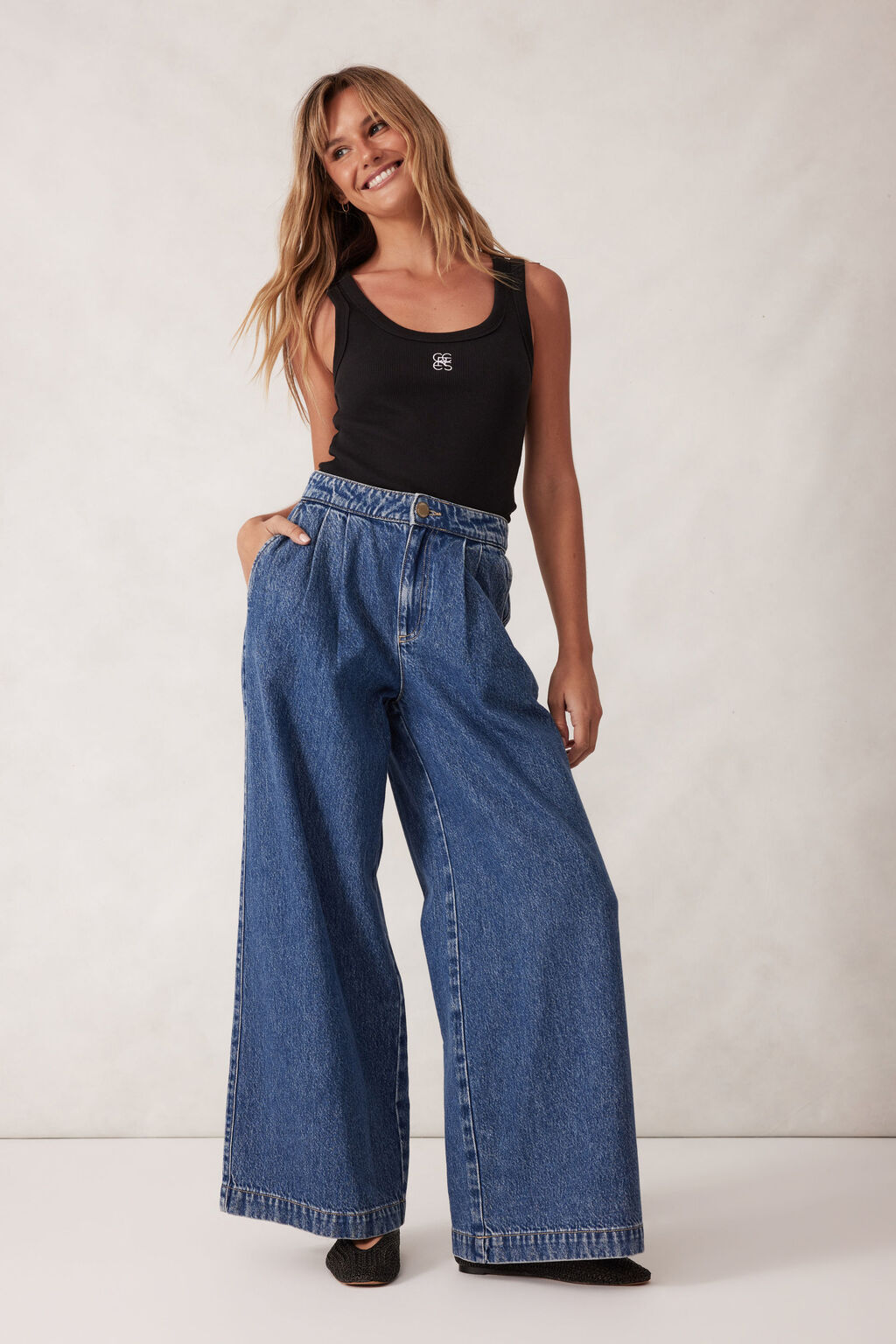 CERES LIFE CONTOUR SCOOP TANK - BLACK