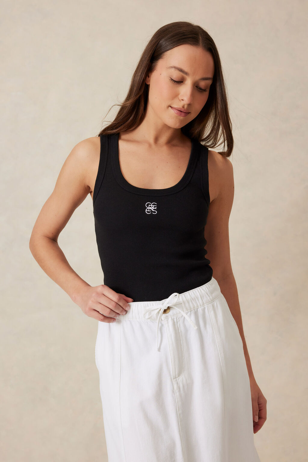 CERES LIFE CONTOUR SCOOP TANK - BLACK