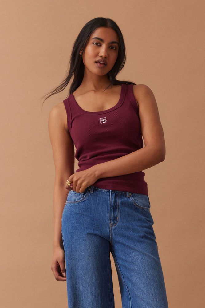 Load image into Gallery viewer, CERES LIFE CONTOUR SCOOP TANK - POMEGRANATE/MONOGRAM