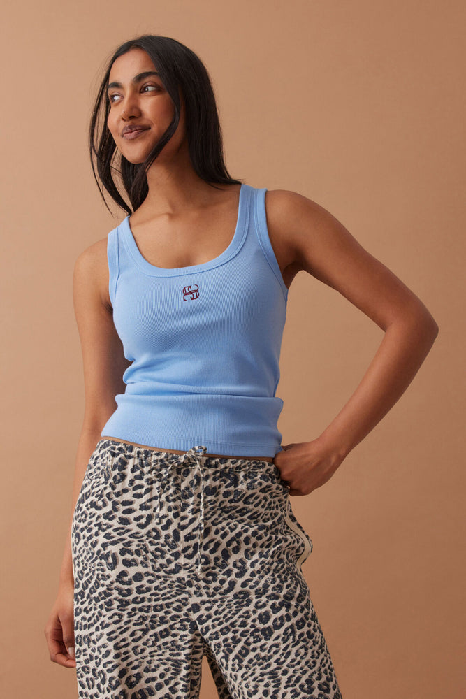 Load image into Gallery viewer, CERES LIFE CONTOUR SCOOP TANK - POWDER BLUE