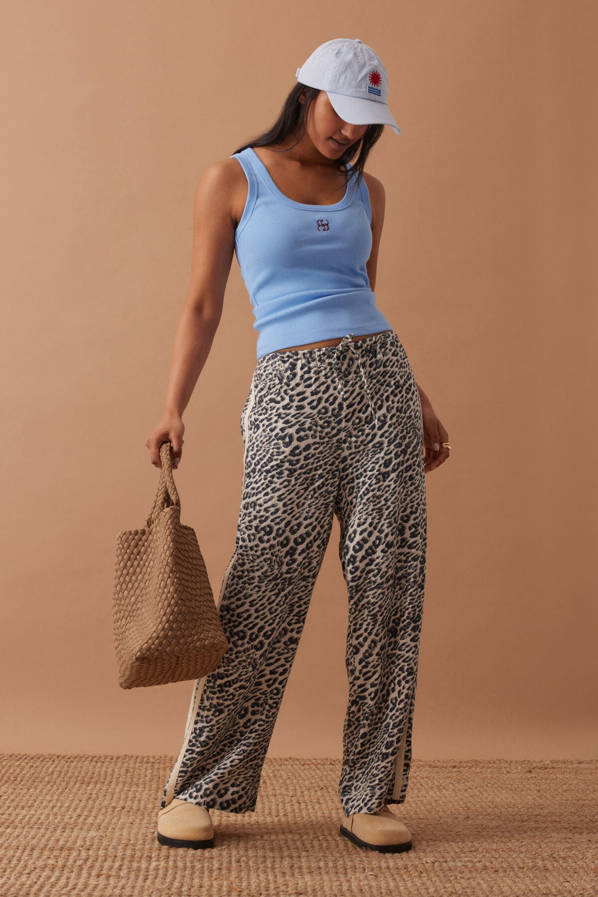 CERES LIFE CONTOUR SCOOP TANK - POWDER BLUE