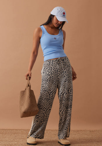 CERES LIFE CONTOUR SCOOP TANK - POWDER BLUE