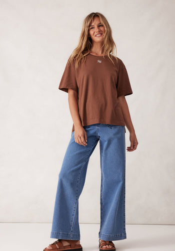 CERES LIFE SLOUCHY SPLIT HEM TEE - MILK CHOC
