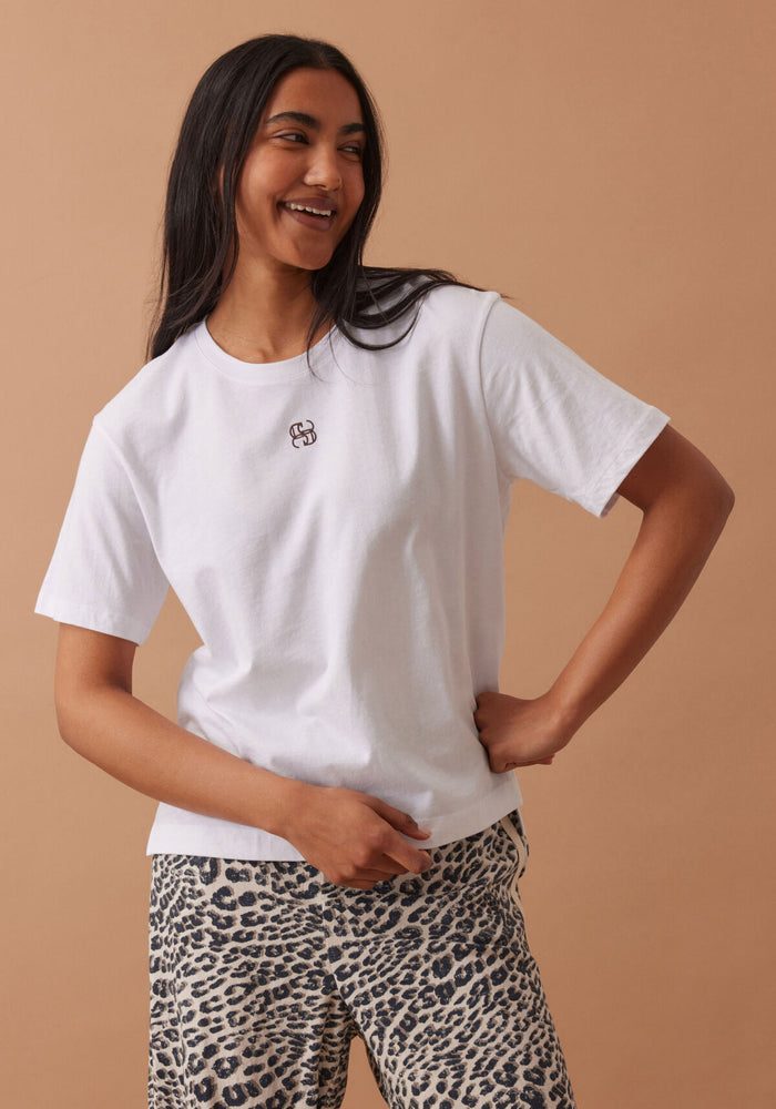 CERES LIFE STEVIE SLOUCHY SPLIT HEM TEE - WHITE/CHOC MONOGRAM