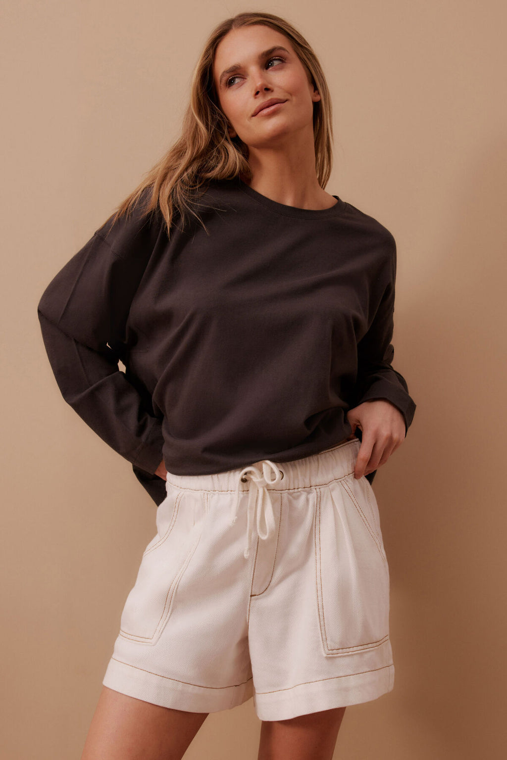 CERES LIFE DARCY RELAXED EVERYDAY SHORT - ECRU