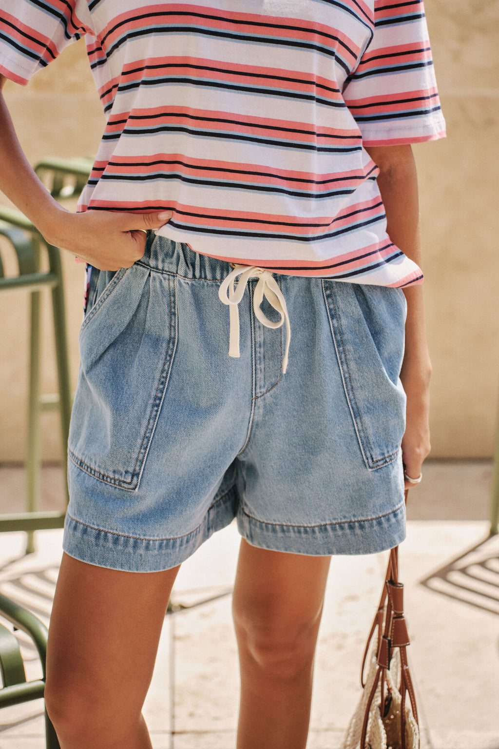 CERES LIFE DARCY RELAXED EVERYDAY SHORT - MID WASH BLUE