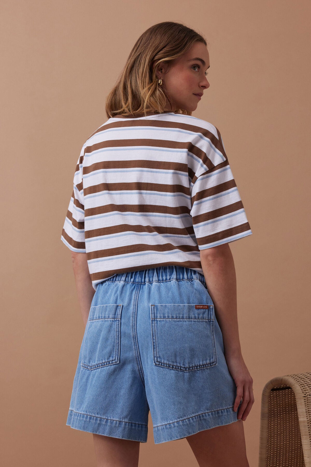 CERES LIFE DARCY RELAXED EVERYDAY SHORT - MID WASH BLUE