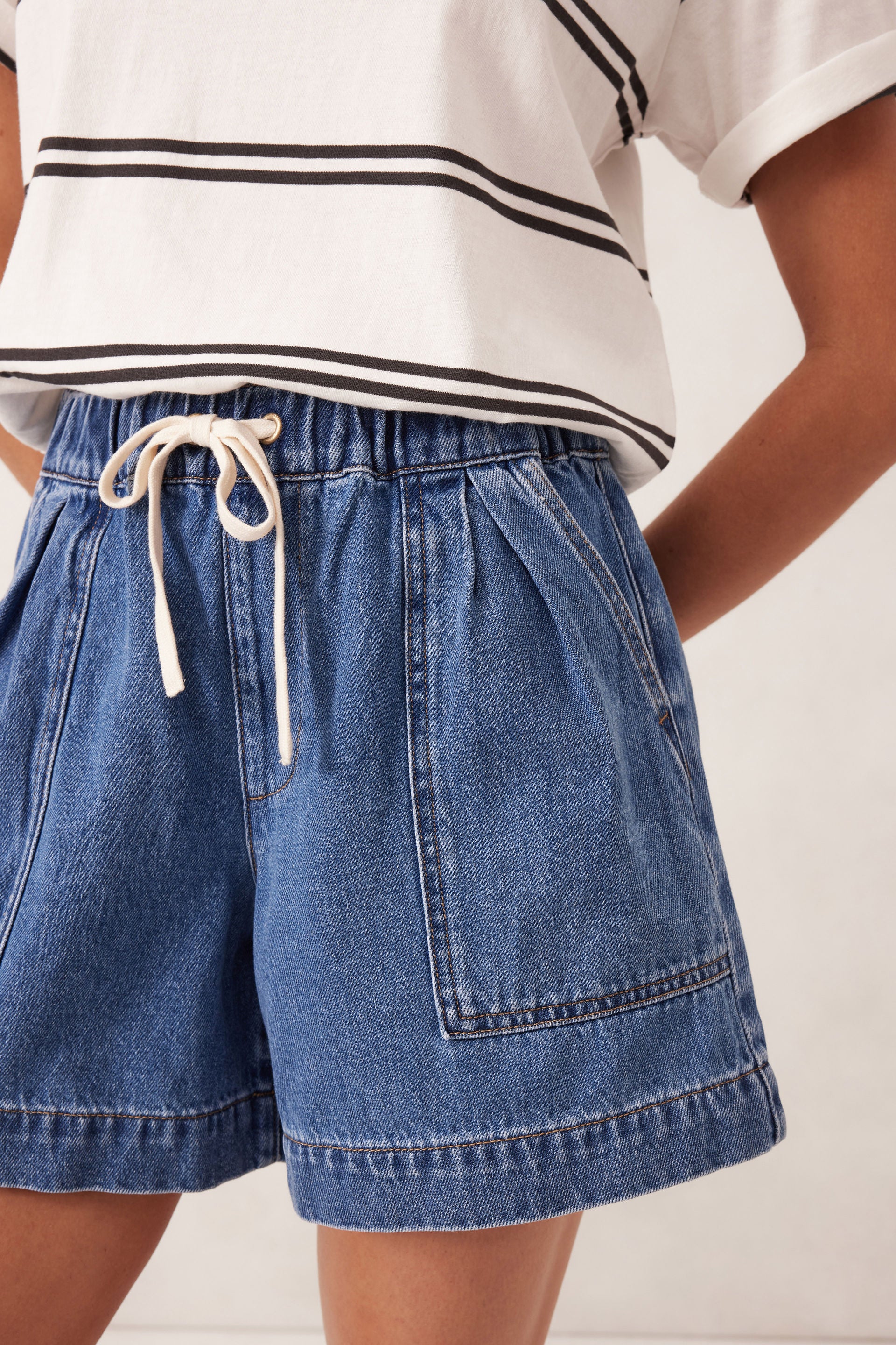 CERES LIFE DARCY RELAXED EVERYDAY SHORT - WASHED INDIGO