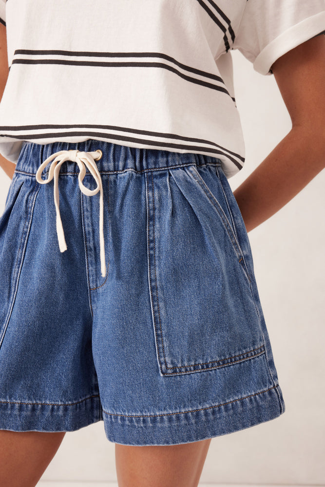 Load image into Gallery viewer, CERES LIFE DARCY RELAXED EVERYDAY SHORT - WASHED INDIGO